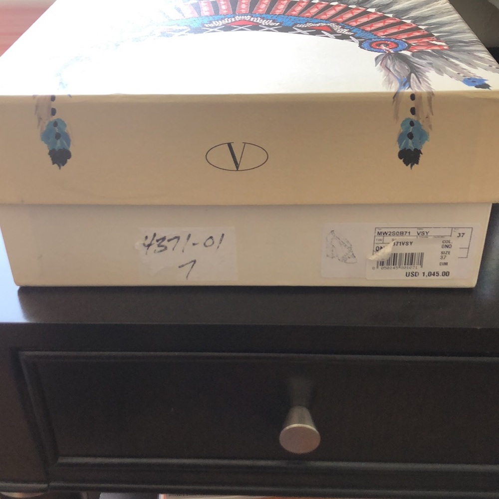 Valentino Indian Shoe Box!! - Picture 2 of 7